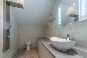 Greyhound Cottage - Image 5
