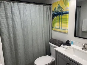 Malyn 107, Waterfront Condo, short walk to beach - Image 4