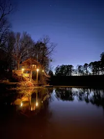 1 Schlafzimmer 1 Bad, Baumhaus von einem 20 ACRE PRIVATE LAKE - Image 2