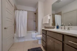 New East Nash - King Bed Short Drive to Dwntwn - Image 5