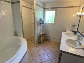 Provence house with swimming pool - Image 4