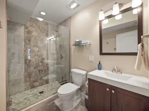 5 bed/3 Bath Home in the Heart of Fremont! Steps from the beach and boat launch! - Image 3