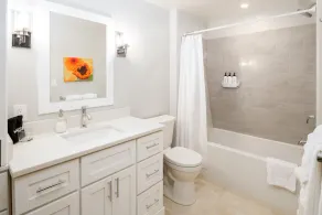 Lakefront King bed w/ lux hot tub. - Image 4