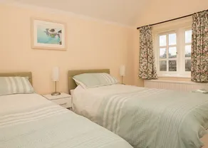 Sali's Orchard - 3 bedrooms, dog friendly, large garden parking - Image 5