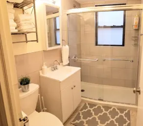 1 #23 - 4 Bedroom Condo - McCormick Place, Wintrust Arena, Chinatown - Image 2