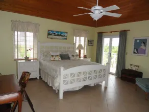 %OFF LUXURY HOME, WATERFRONT, 5 MINS FROM OCEAN, 80FT DOCK, HOT TUB - Image 5
