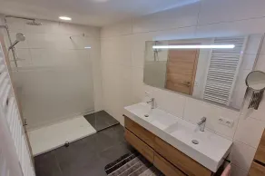 Geräumige und ebenerdige Ferienwohnung (70qm) mit Pool und Terrasse - Image 3