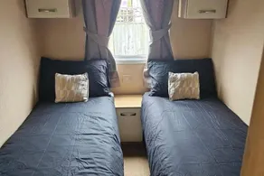 2-Bed Caravan - Sleeps 6 - Pets - Beach Access - Image 4