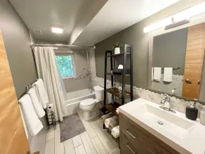 Annapolis Garden Suite - Image 4