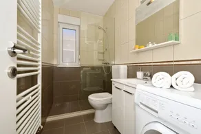 PALM BEACH Appartement 3-luxe avec vue sur la mer pour 4 + 2 personnes, à 10m de la plage de galets - Image 3