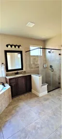 Luxurious 3700 sqft 4 beds, 3.5 bath, office, game and media room - Image 4