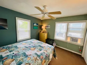 2BR Condo in Heart of Downtown -- Walk to Beach & Shopping - Image 5