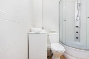 Geräumiges Apartment | Arbeitsbereich und Balkon - Image 3