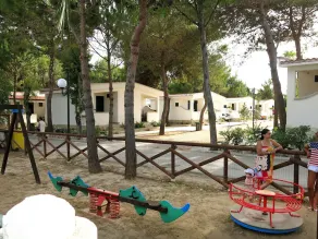 Bel appartement dans une maison de vacances avec piscine, WIFI, climatisation, TV, terrasse - Image 2