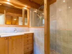 Chalet mitoyen 3 étoiles à La Clusaz, 500m des pistes, 10 pers, terrasse, cheminée, garage, WiFi - FR-1-459-186 - Image 2