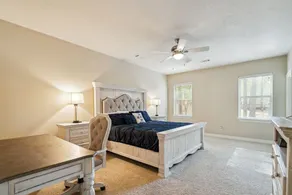 Wooded Lake Retreat 3 Bedroom Home - Image 5