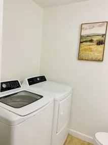 3 Bedroom Townhome in Excellent Location - Image 2