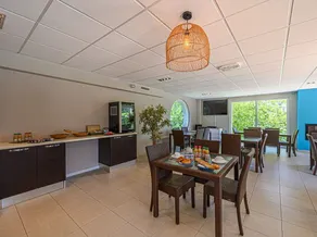Appartement spacieux | Accès piscine - Image 5