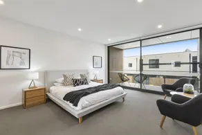 Across the road from Main Beach Anglesea- luxury new townhouse, steps to cafes - Image 4