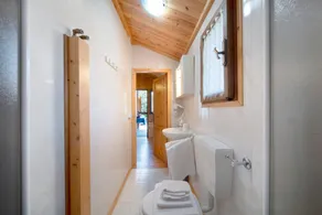 Chalet \"Casa Rododendro\" con vista sulle montagne, Wi-Fi e giardino - Image 3