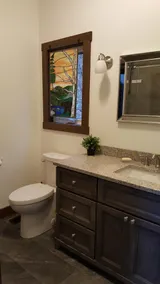 Cabaña recién construida de 4 dormitorios / 3 baños frente al lago en un entorno privado - Image 3