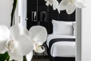 KOZYGURU | Chatswood | Luxury Studio | Walk to Chatswood Chase - Image 4