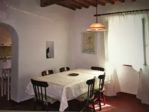 Tuscan House and private garden with pool and stunning views near Bagni di Lucca - Image 4