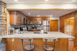 Tall Pines Sanctuary - Home in a 40 Acre Forest Game Table HotTub Bunk Room mycket privat - Image 5