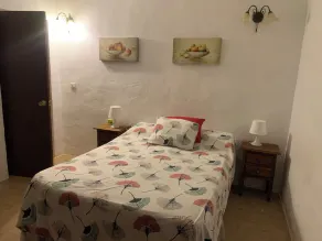 Private rural cottage, Spectacular Country Views, Own private Pool, Garden. A/C - Image 2