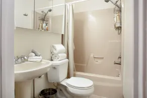 100 ÉTAPES À GONDOLA! PLATINUM 5 ÉTOILES 2BD / 2BA CONDO AU COEUR DE LIONSHEAD !! - Image 3