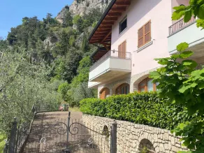 Apartment Villa in Limone Sul Garda - Image 2