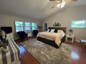 Equestrian Lakefront Cottage - Image 2