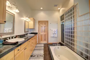 Rustic Retreat on Flathead Lake - Image 3
