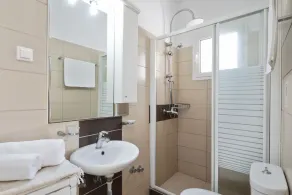 Luxury villa, heated pool, secluded in Saint Stefanos Sinies - Image 4