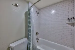 2Br loft Centrally Located Kirkwood Condo – Great Value - Image 5