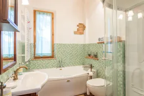 Romantica villa indipendente, 6 posti letto, situata in posizione tranquilla e panoramica. Giardino - Image 4