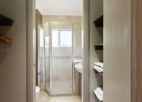 Modern & Cosy Granny Flat in Cairns- WiFi included - Image 2