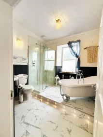 *recently updated* town House - Spacious B listed Georgian Townhouse - Image 3
