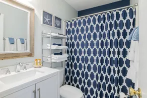 Family Friendly Condo. You get beach, lagoon and pool! - Image 3