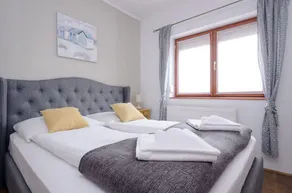 Duplex Family-Sized Apartment With Lake View, Pool & Dining Terrace - Image 4