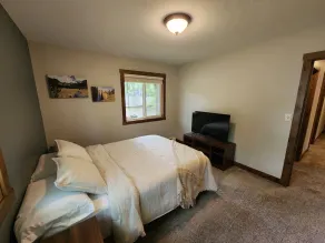 Luxurious remodel near historic downtown Hudson! - Image 5