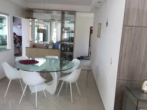 Beautiful house with pool and garden - Image 3
