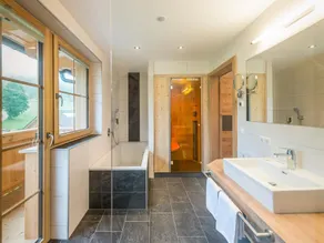 Panorama-suite, Dusche und Bad, WC, 1 Schlafraum - Hotel Lindenhof - Image 2