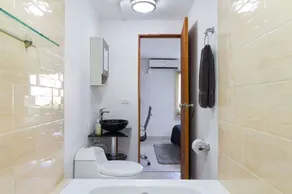 STUDIO EXITO HOT TUB - Image 4