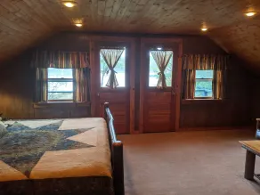 Lake side Chalet Brant Lake w/ outdoor Hot Tub - Image 4