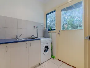 5 Salmon Row, What a position, so close to Smiths Beach! - Image 3