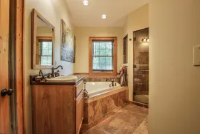 5 bedroom Luxury Cabin in Mountains of Maggie Valley, NC Hot tub and pool table. - Image 4