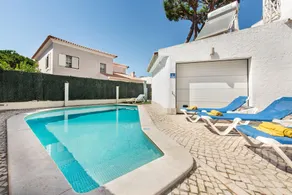 Residential cul-de-sac walking distance to centre, private pool, free A/C & wifi - Image 5