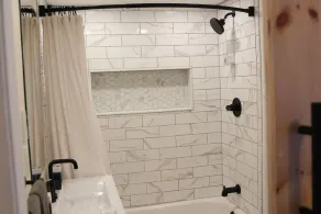 Cozy 2 bedroom home, Fast WIFI, Free Parking, BBQ - Image 3