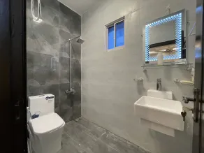 Brand new building with 8 bedrooms, 6 bathroom, 3 kitchen with luxury appliances - Image 2